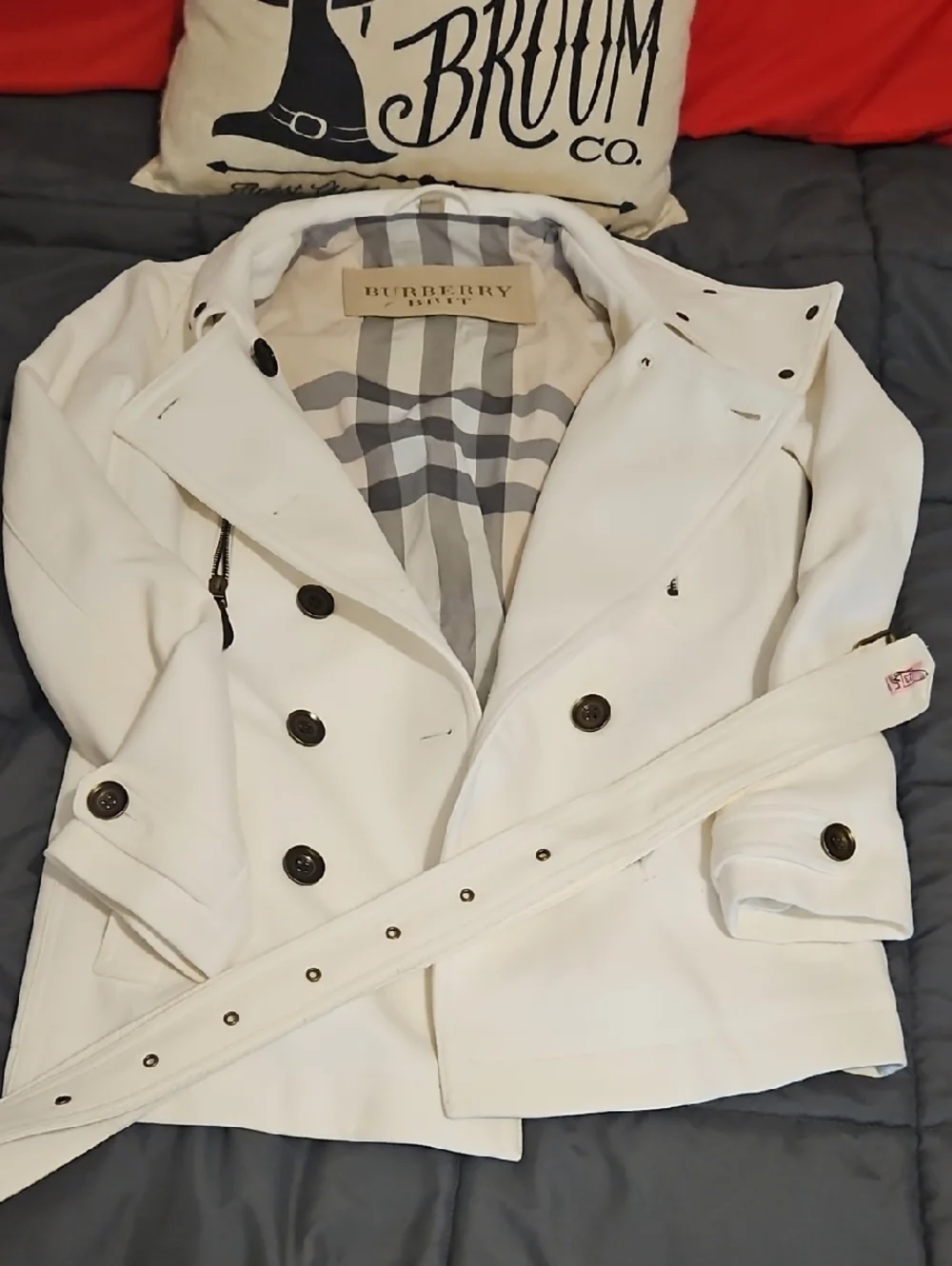 Authentic Burberry White Double-Breasted Short Trench Jacket with Belt Size 10 - Picture 1 of 11